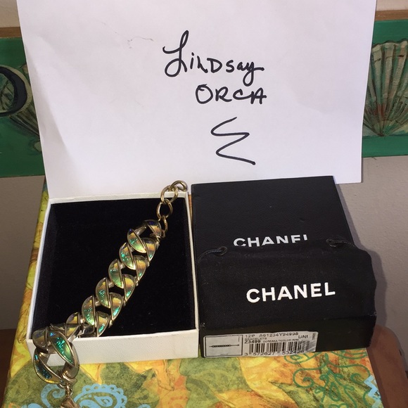 CHANEL Jewelry - ❤️CHANEL ❤️LOBSTER CLAW ADJ W IRIDESCENT INLAY